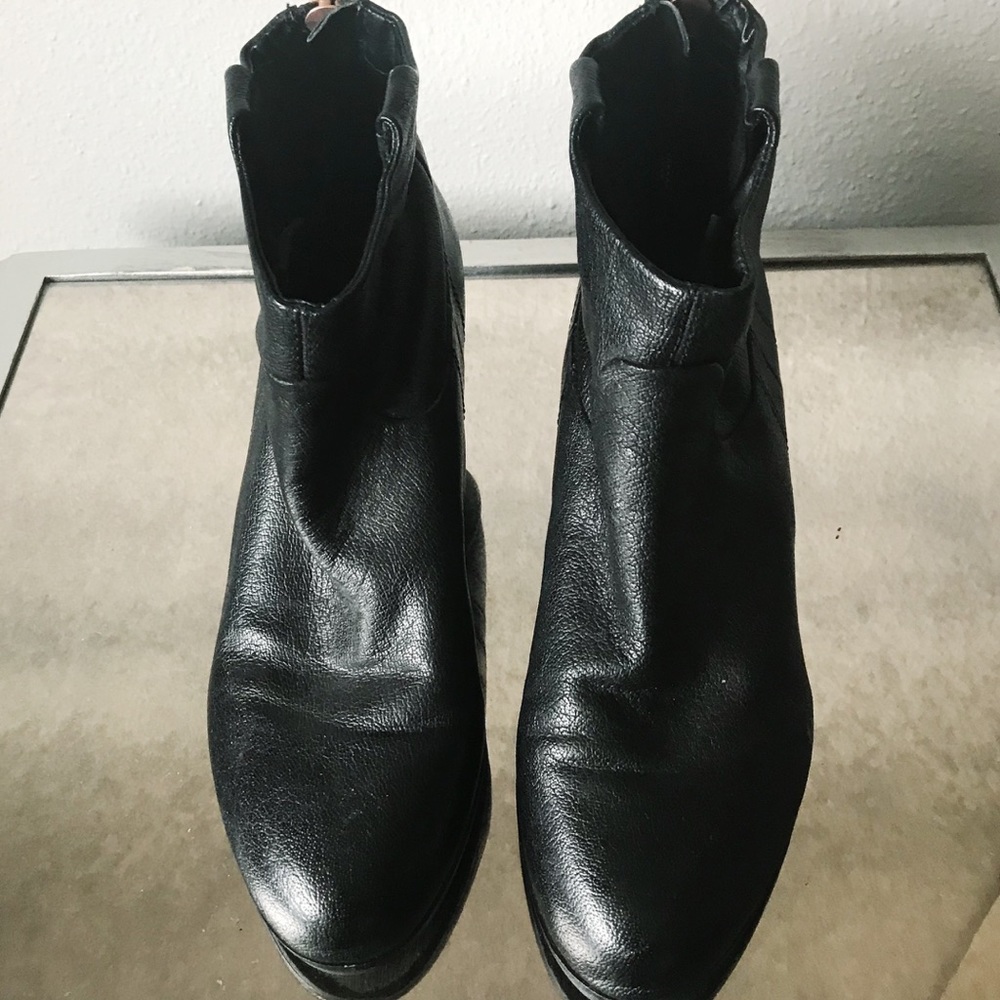 Sam Edelman Lisle black leather booties sz8.5